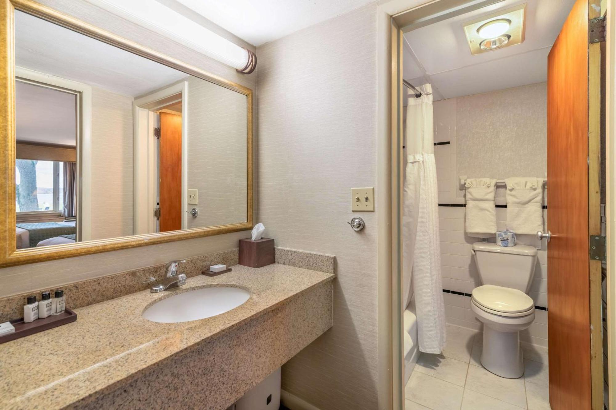 The Inn At Gran View Ogdensburg, Ascend Hotel Collection Extérieur photo